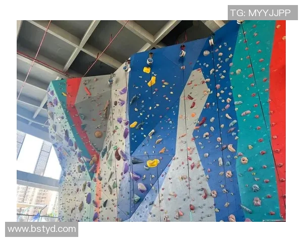 西安攀岩队的节奏与挑战:探索攀岩运动的魅力与发展 西安攀岩队的节奏与挑战:探索攀岩运动的魅力与发展